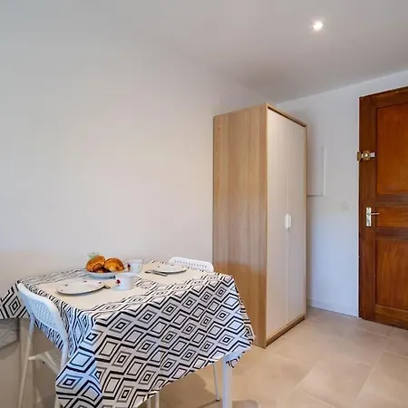 Studio Renove, Piscine, Parking, Climatisation Apartment Villeneuve-Loubet