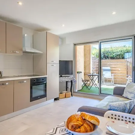 Studio Renove, Piscine, Parking, Climatisation Apartment