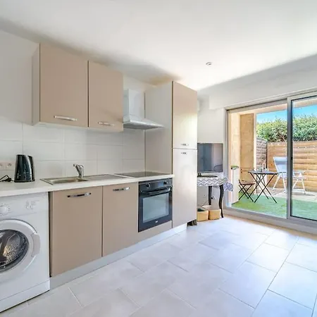 Apartment Studio Renove, Piscine, Parking, Climatisation
